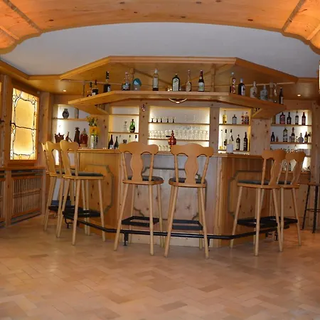 Gutshaus Wilhelmsruh 度假居 莫内西
